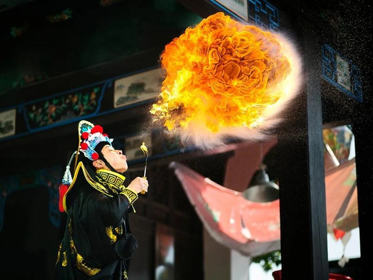 Skip the Line: Sichuan Opera Chengdu Ticket