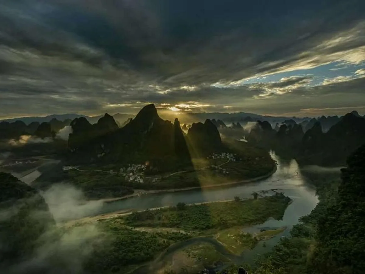 Full/Half-Day Yangshuo Xianggong Mountain Sunrise Private Tour