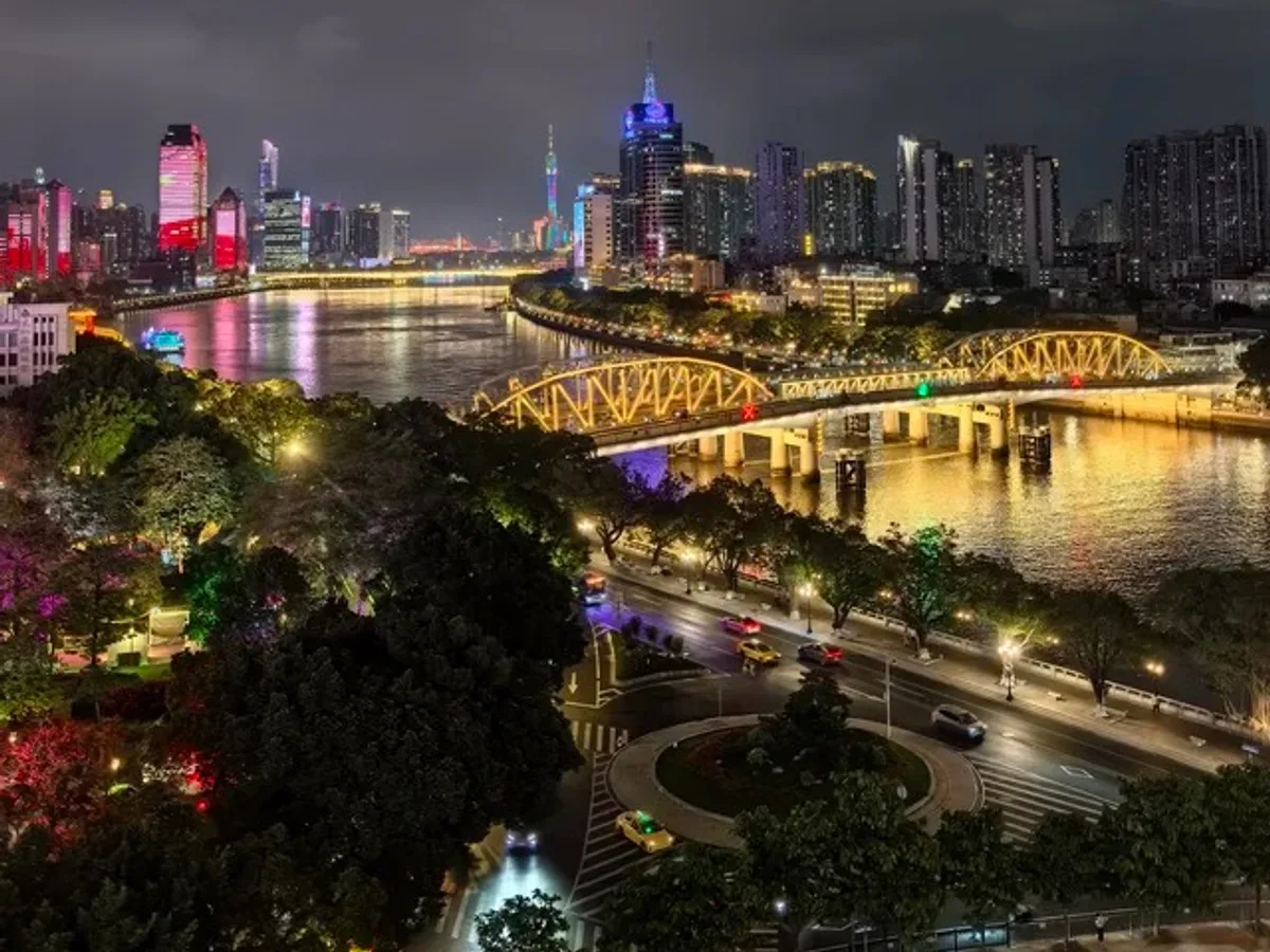 Guangzhou Pearl River Night Cruise with Dinner