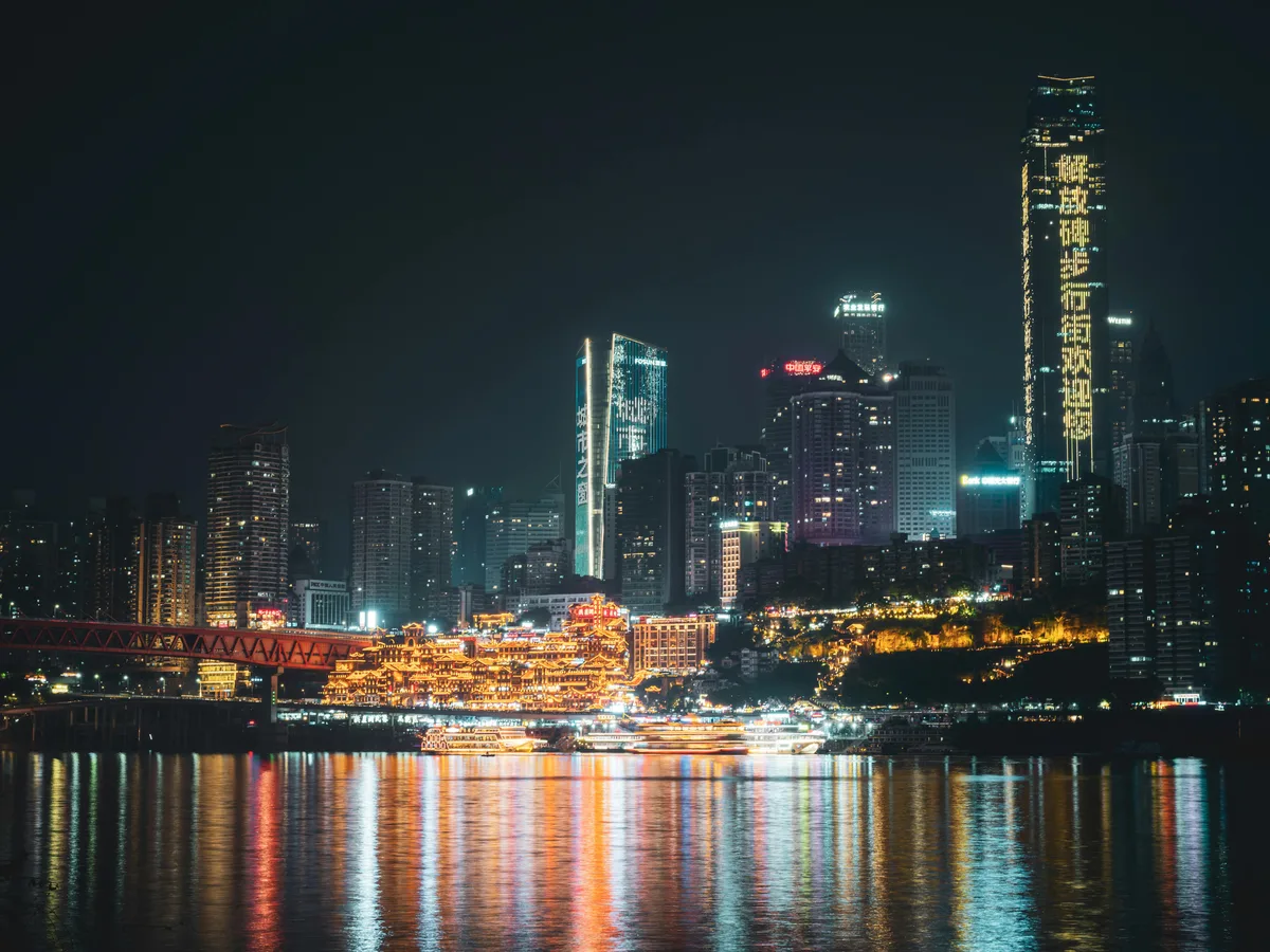 Chongqing Night Tour: Spicy Hotpot Dinner + City Illumination