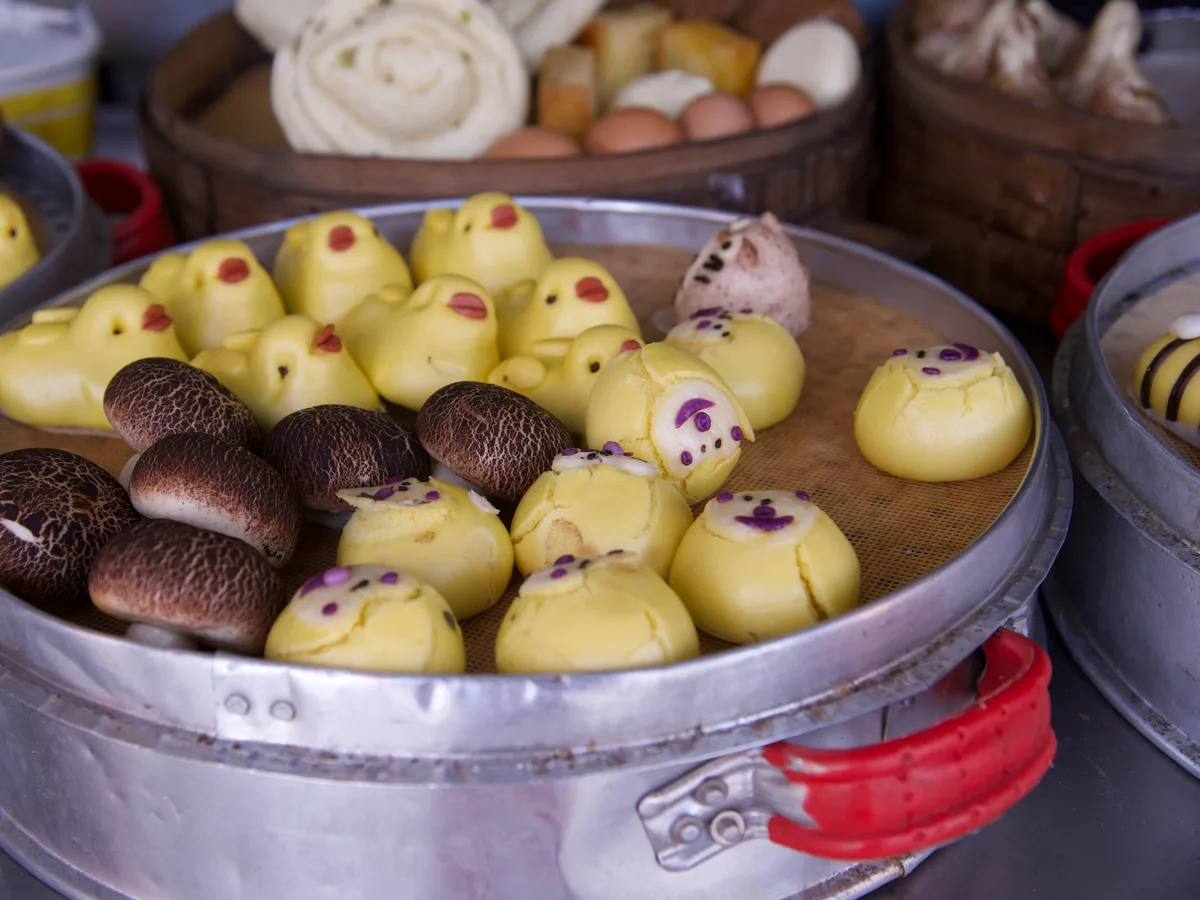 Small-Group Hong Kong Dim Sum Lunch (30+ Items)
