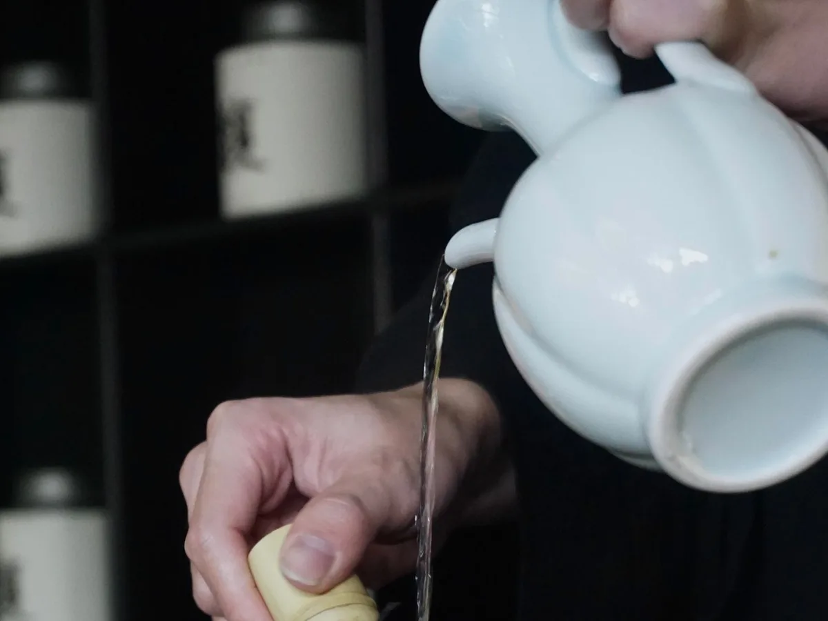 Hangzhou Song Dynasty Tea Whisking Experience with English Guide