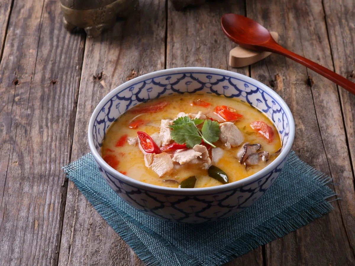 Sanya Coconut Chicken or Hainan Noodles Cooking Class with English Guide