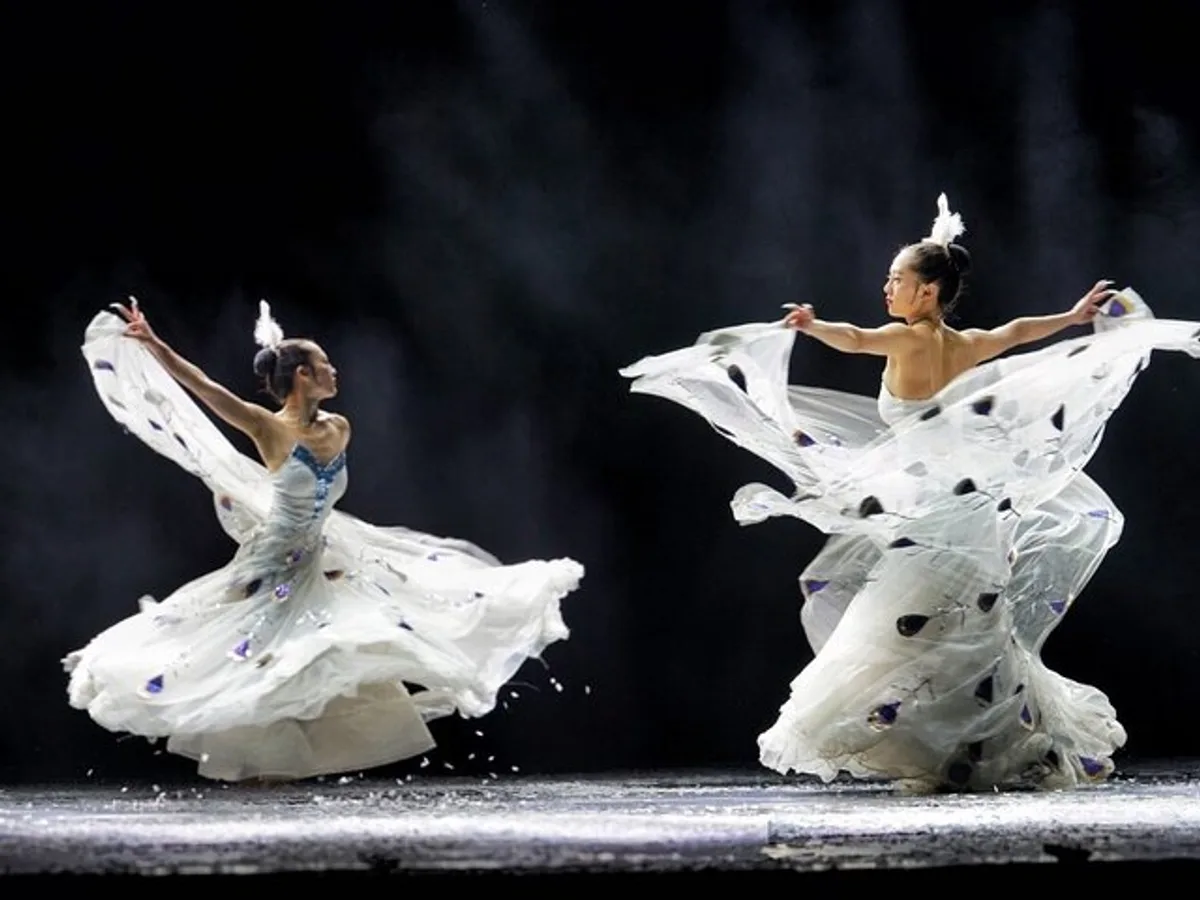Private Night Tour to Enjoy Dynamic Yunnan Show