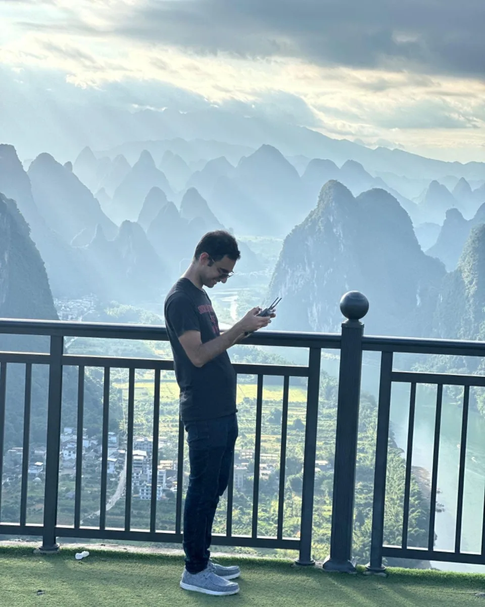 Yangshuo/Guilin: Full- or Half-Day Xianggong Hill Sunrise · 2/4