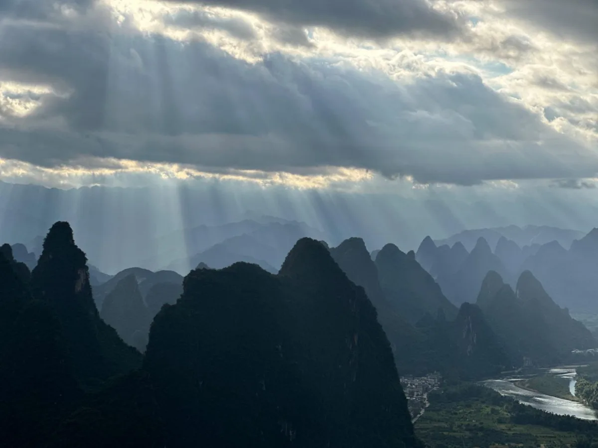 Yangshuo/Guilin: Full- or Half-Day Xianggong Hill Sunrise · 4/4