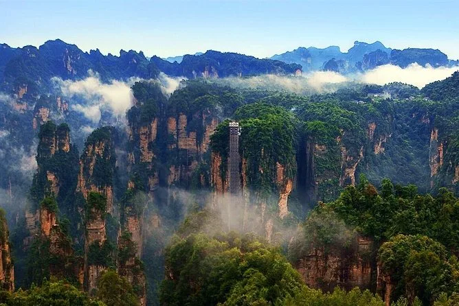 Zhangjiajie: Charm Xiangxi Folk Show Evening + Tujia Dinner Tour · 4/4