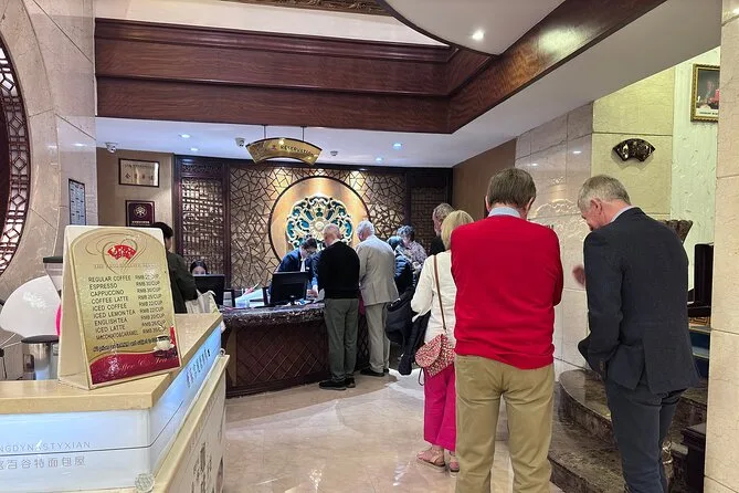 Xi'an: Tang Dynasty Music & Dance Show with Imperial Dumpling Banquet · 3/4