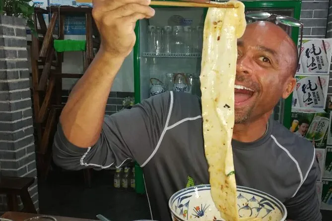 Xi'an: Authentic Old Quarter Back Alley Food Walking Tour · 2/4