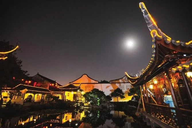 Suzhou: Master of the Nets Garden Night Tour with Pingtan Performance · 4/4