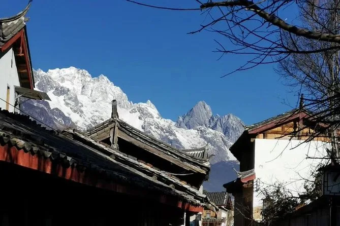 Lijiang: Shuhe Old Town Tea Horse Road Discovery Day Tour · 3/4
