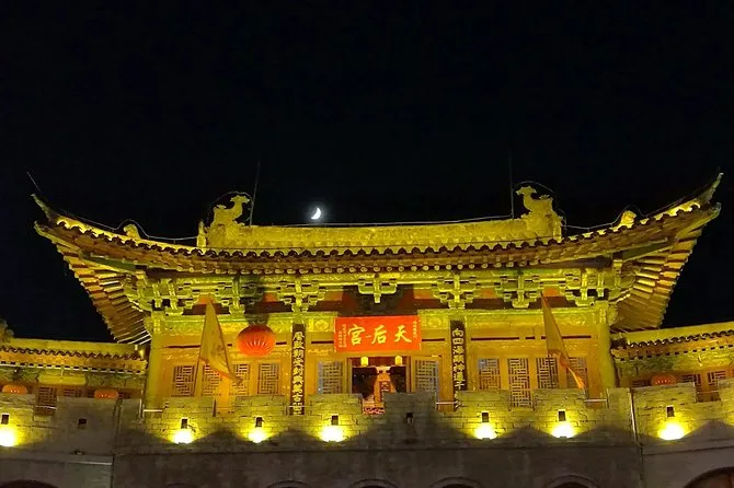 Luoyang Luoyi Old Town Walking Tour with Lijingmen Day Visit · 3/4