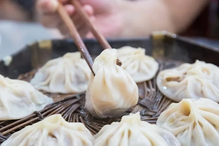 Small group Xi'an Foodie Tour by Tuktuk · 2/4