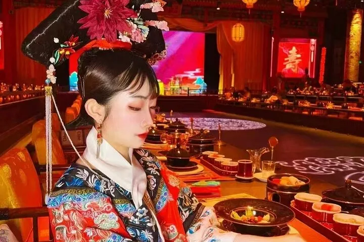 Yuxiandu Chinese Royal Cuisine Museum with Show and Royal Banquet · 3/4