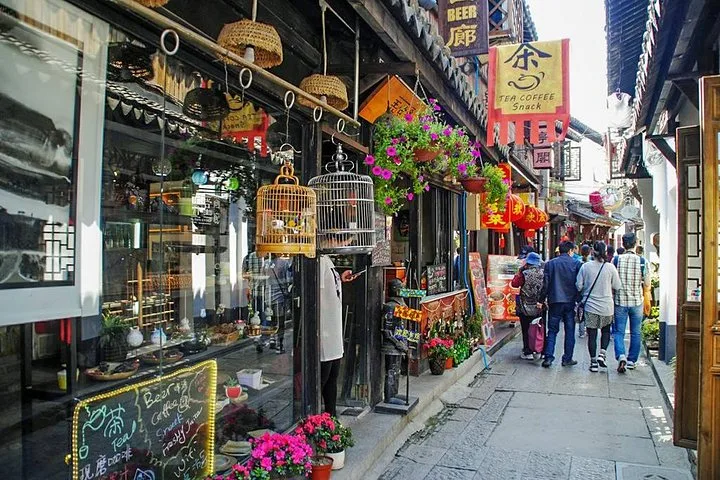 From Shanghai: Zhujiajiao Water Town Private Tour with Boat Ride · 3/4