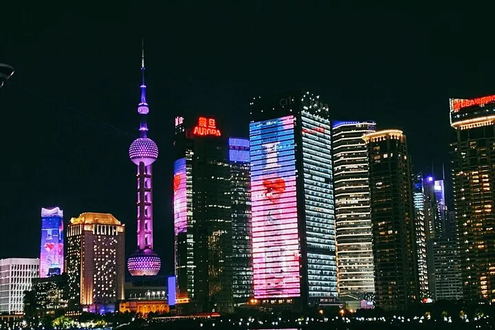 Shanghai Night River Cruise and Light Tour with Yuyuan Bazaar · 3/4