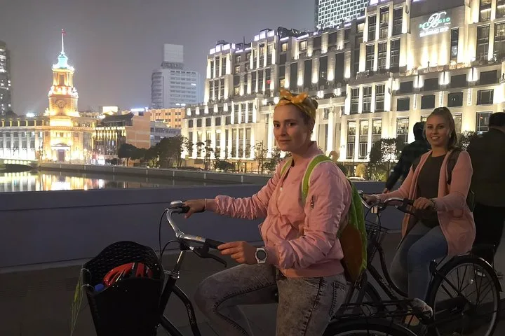Shanghai Night Cycling Tour With Bund Skyline & Old Streets Food · 3/4