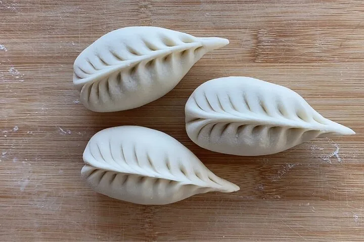 Half day Chengdu Dumpling Class: Make from Scratch · 2/4