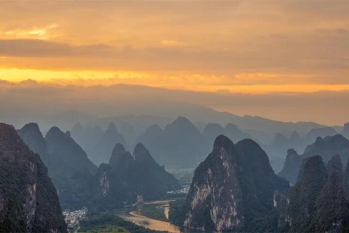 Full/Half-Day Yangshuo Xianggong Mountain Sunrise Private Tour · 3/4