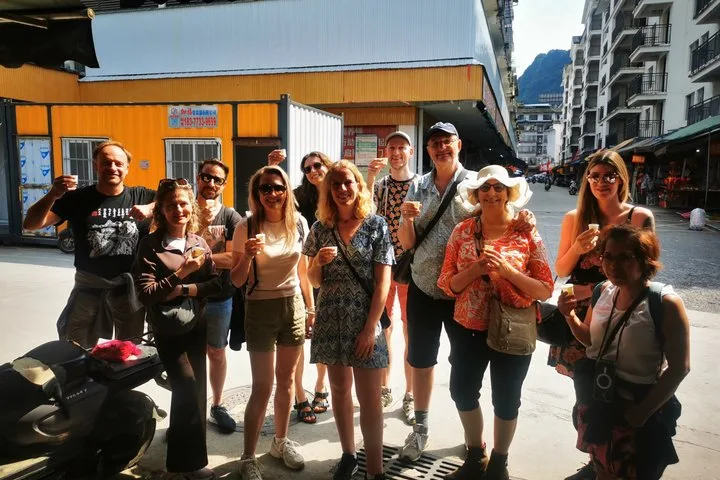 Yangshuo Cooking Class with Market Trip · 2/4