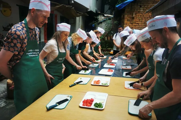 Yangshuo Cooking Class with Market Trip · 4/4