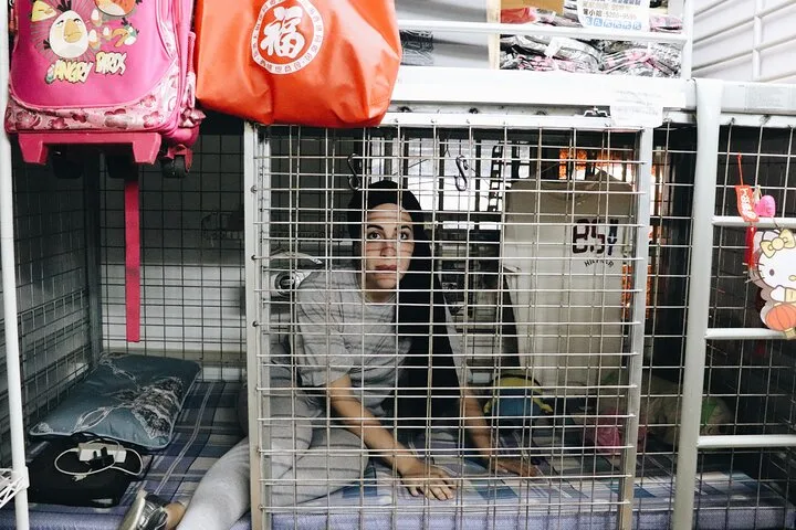 Dark Side of Hong Kong - Kowloon Caged Homes Walking Tour · 2/4