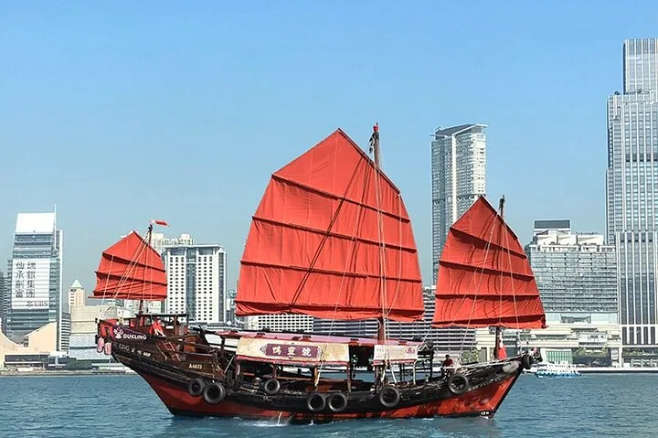 Hong Kong: Dukling , Antique Boat Tour in Victoria Harbour · 3/4