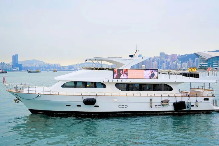 Aqua Luna: Evening Cruise at Victoria Harbour Hong Kong · 4/4