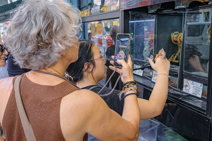 Hong Kong: Kowloon Street Markets Culture Walking Tour · 4/4