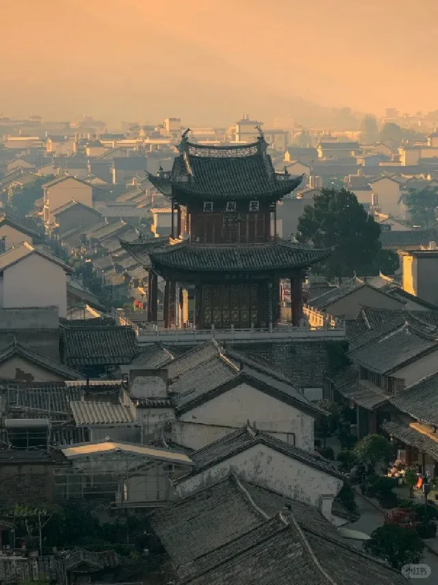 Half-Day Weishan Ancient Walled Town Walking Tour from Dali · 2/4