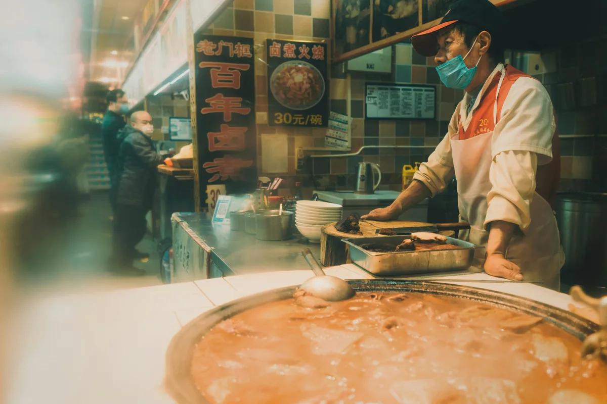 Chongqing Night Tour: Spicy Hotpot Dinner + City Illumination · 3/4