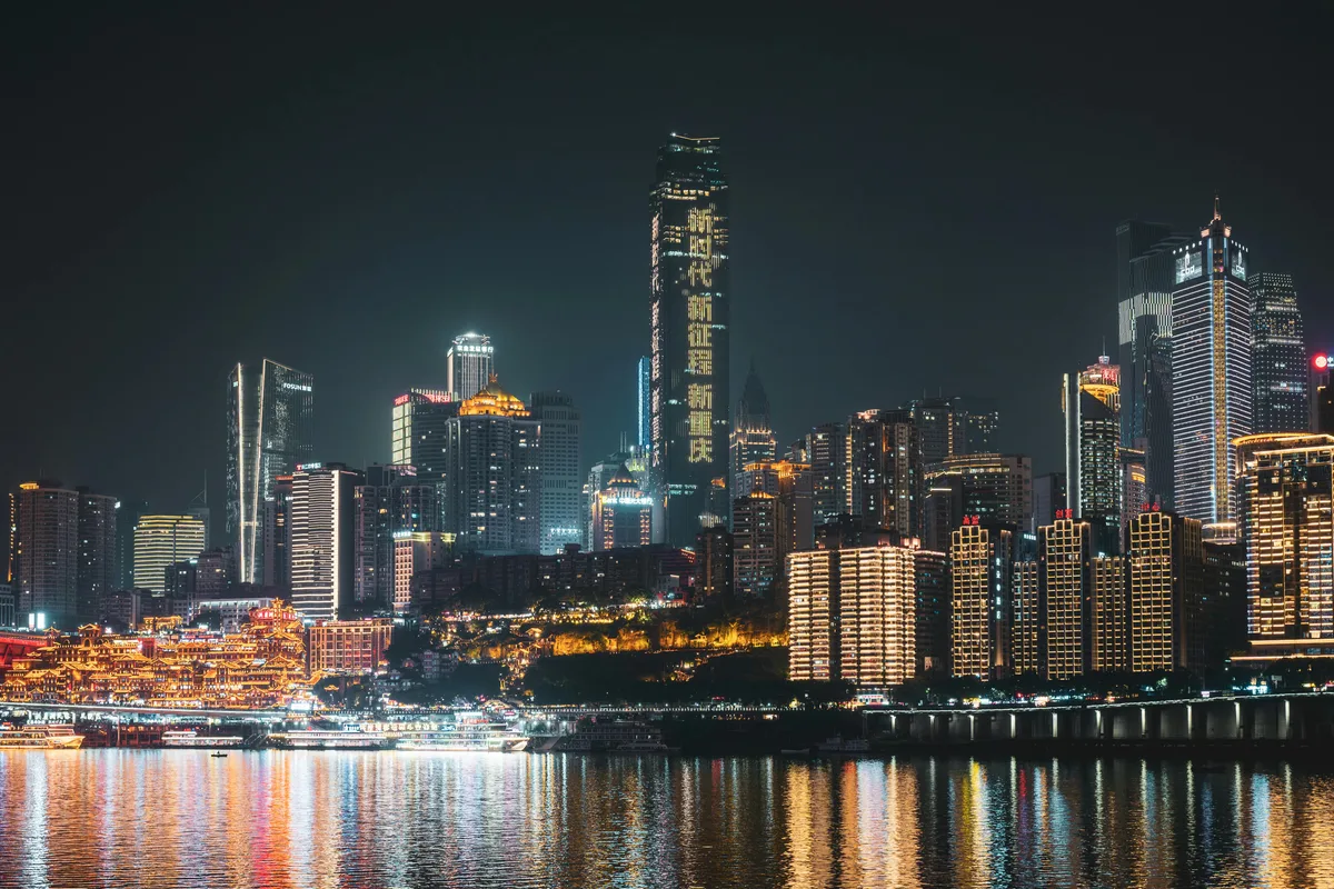 Chongqing Local Foodie Walk: 15+ Snacks in 3 Hours · 3/4