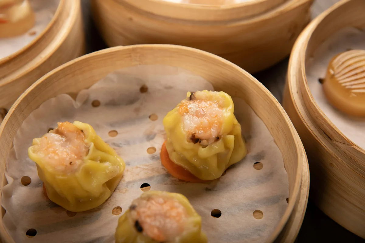 Small-Group Hong Kong Dim Sum Lunch (30+ Items) · 2/4