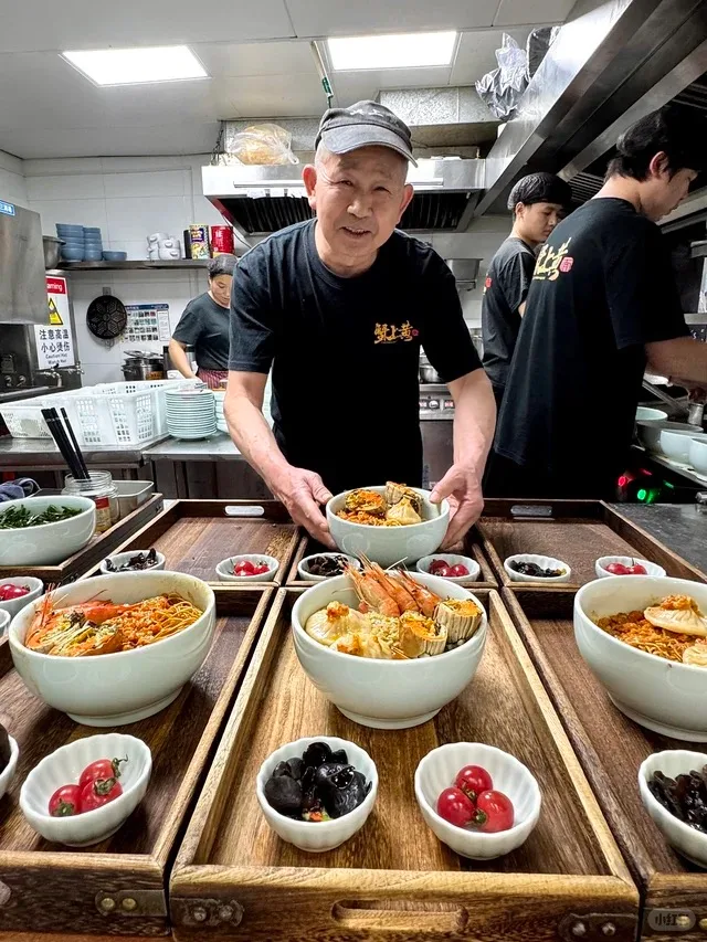 Late Night Shanghai French Concession Food + Craft Beer Tour · 2/4